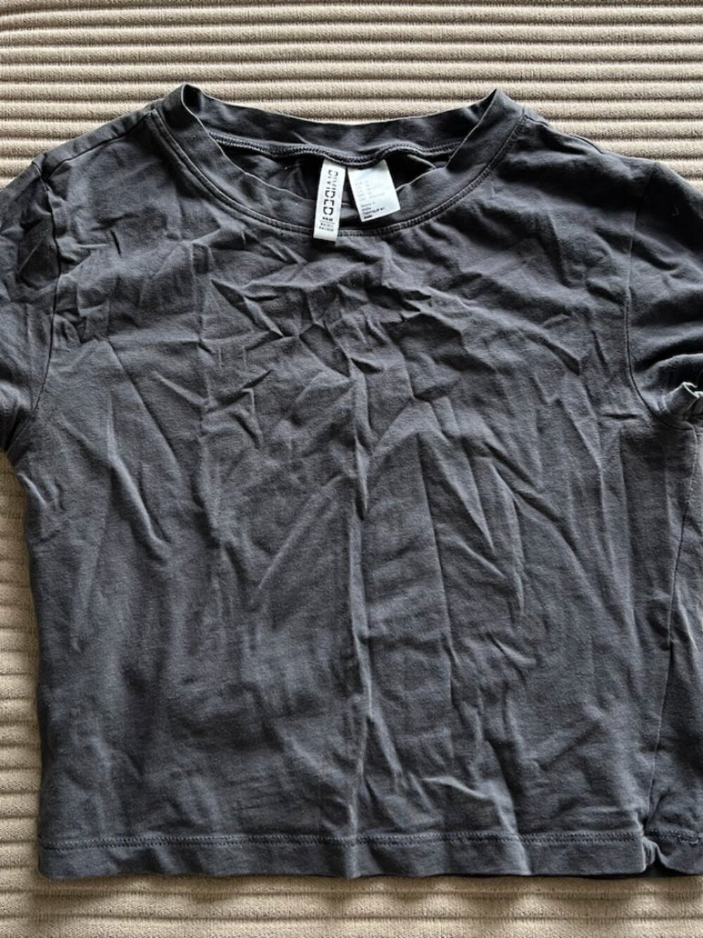 H&M Basic T-Shirt – Size M
